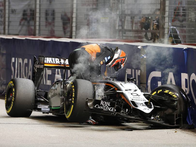 Hulkenberg si ritira per incidente dopo collisione con Massa. Afp